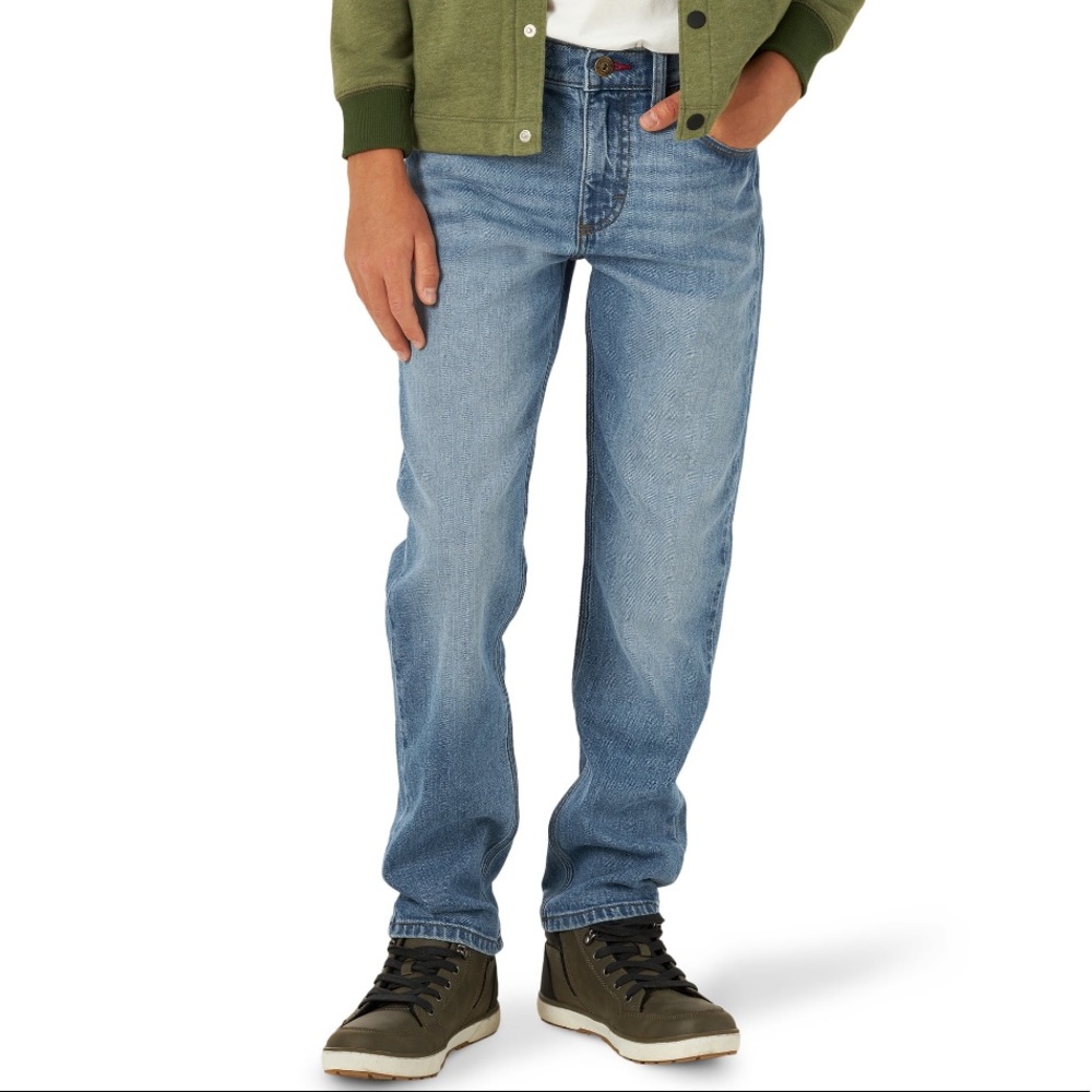 NWT sz 4 Wrangler Boy’s Taper Fit Jean